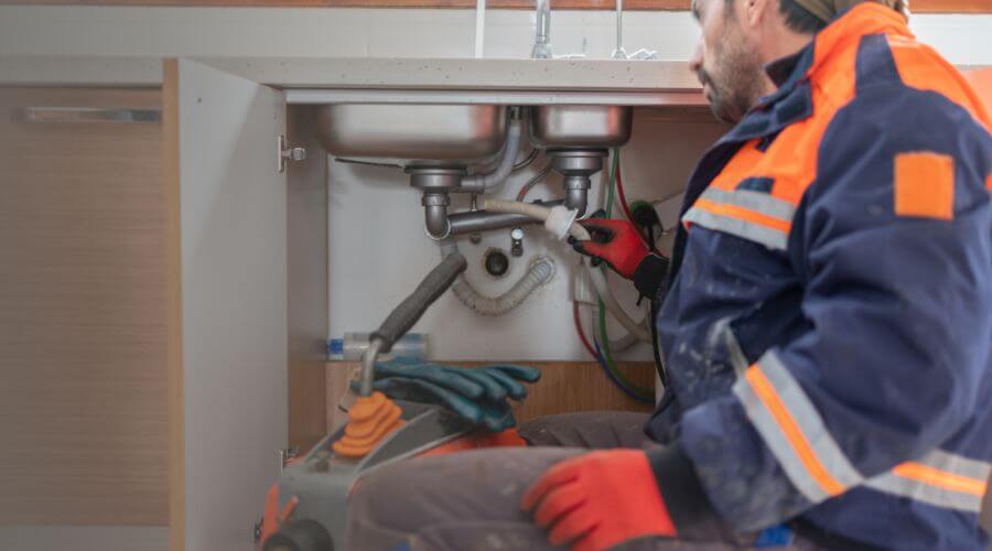 Expert burst pipe repair services in Mellott, IN